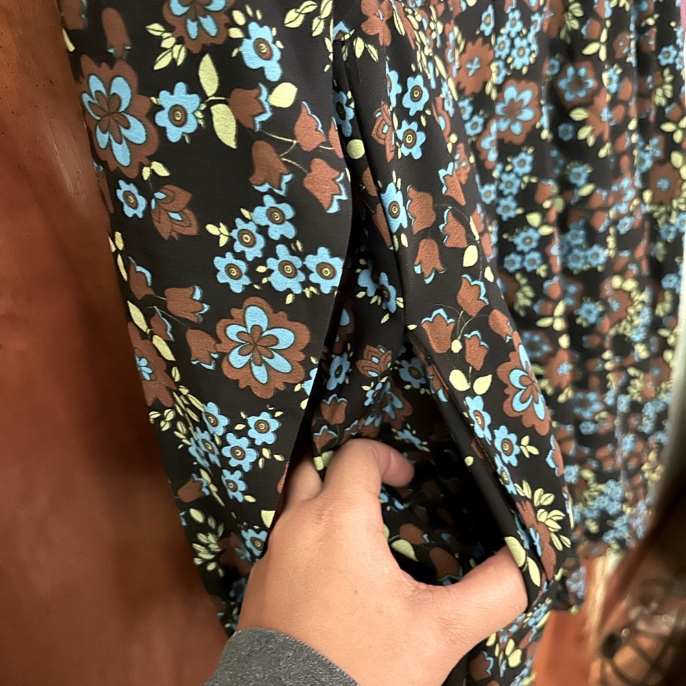 Unique Vintage dress flora print has pockets